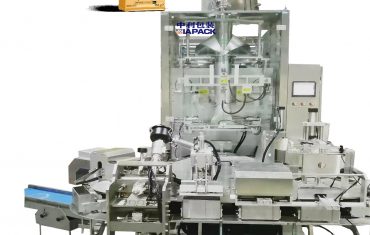 Outomatiese driehoekmodel sak vakuum verpakking masjien vir koffie poeier